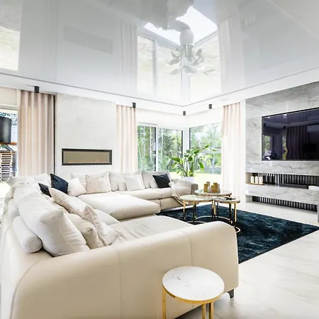 Villa 5 Bed Luxury In Szczytno